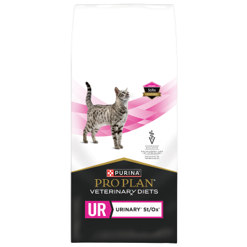 A bag of Purina Pro Plan Veterinary Diets UR Urinary St/Ox dry cat food.
